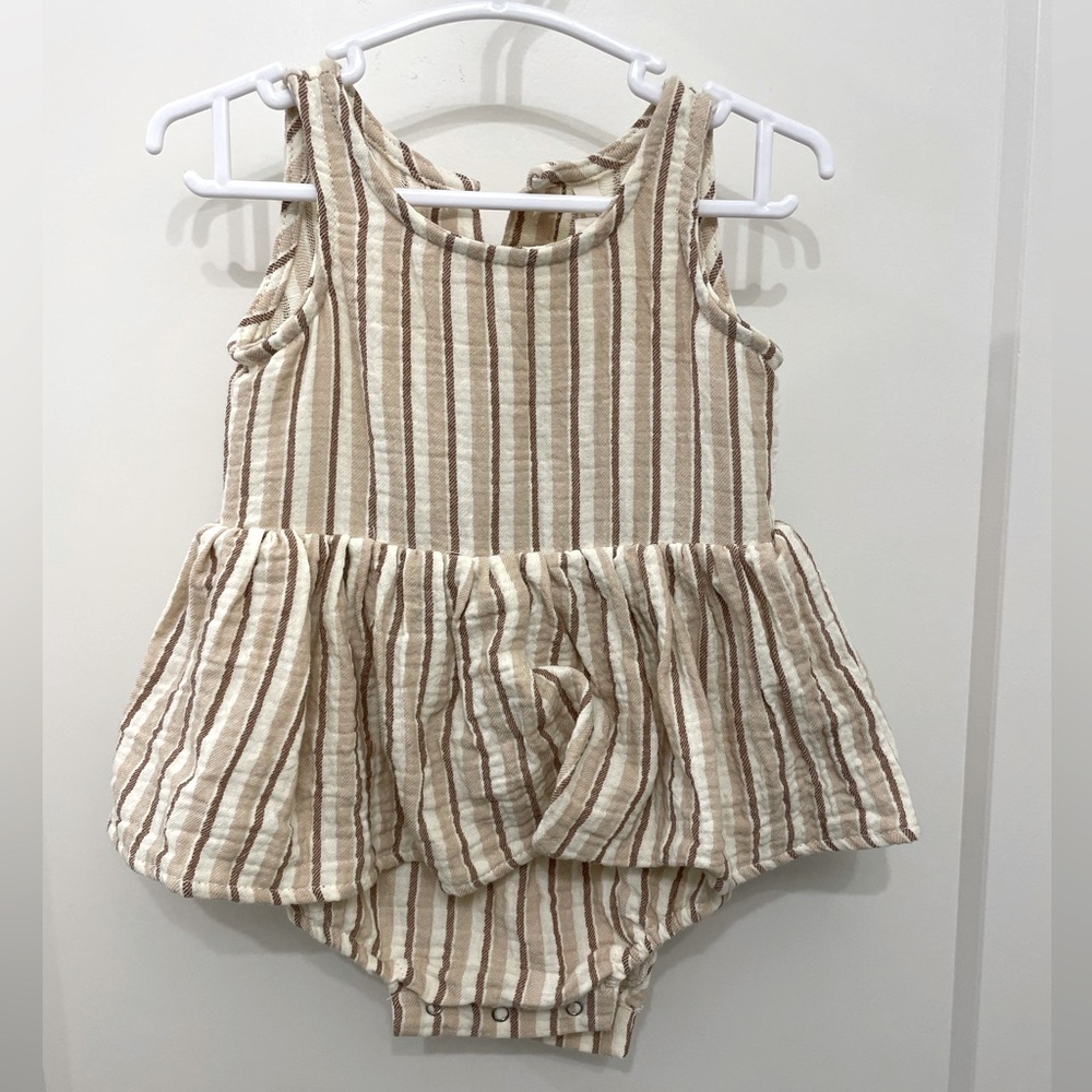 QUINCY MAE 3-6M WORN ONCE